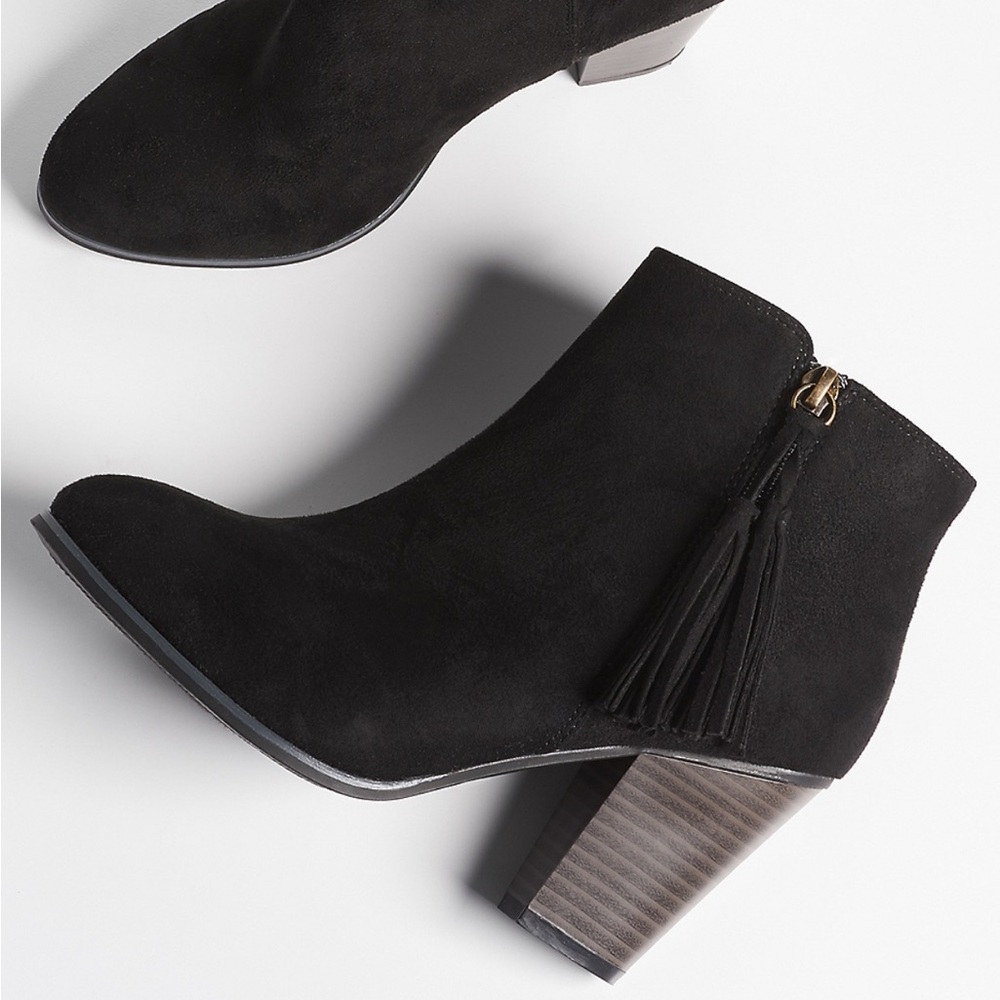 Maurice’s Black Suede Ankle Boots 7 EUC - Picture 1 of 10